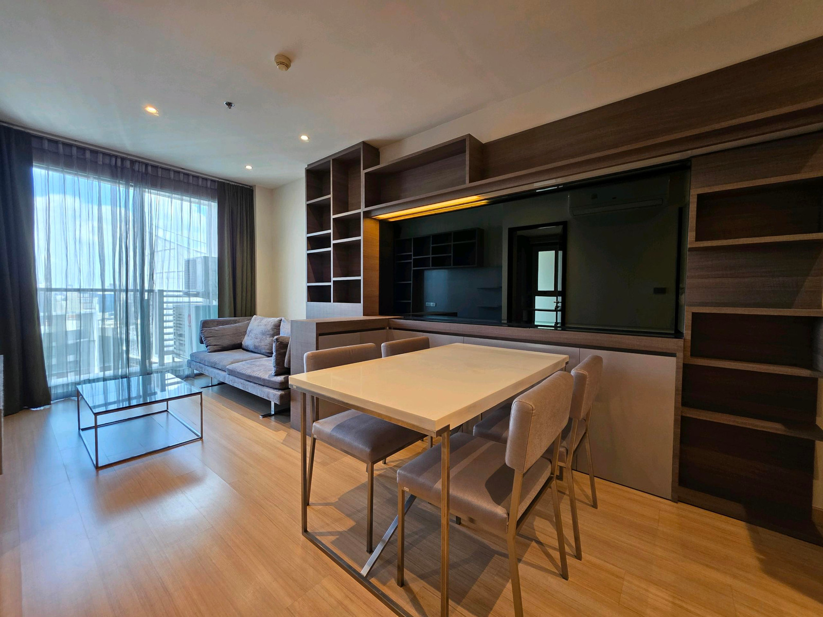 🔥FOR RENT🔥 Skywalk Condo 2 ห้องนอน ชั้นสูง พร้อมเข้าอยู่!