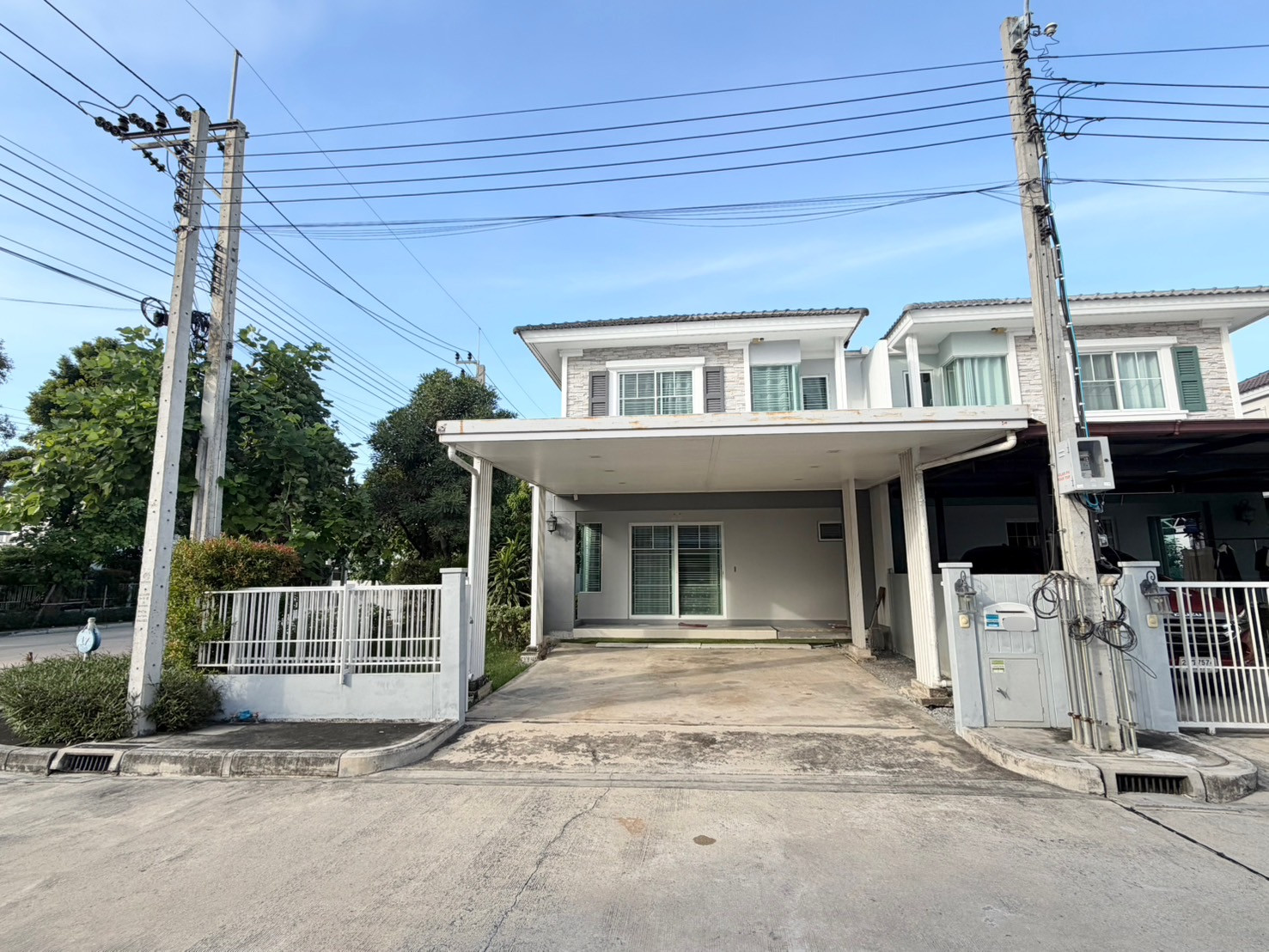 ให้เช่า บ้านแฝด 2 ชั้น Villaggio บางนา เทพารักษ์ หลังมุม ถนน ตำหรุ บางพลี เฟอร์ครบ พร้อมอยู่ ใกล้ Mega บางนา สนามบินสุวรรณภูมิ ทางด่วน วงแหวน กาญจนาภิเษก บูรพาวิถี