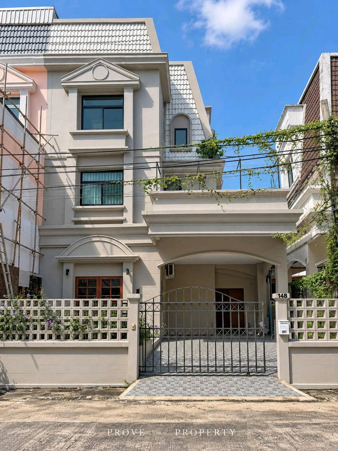 House & Home Office for Rent 4 Bedrooms | Pet-Friendly🐾 | Srinakarin 24 | Near BTS/MRT | 086-929-9929