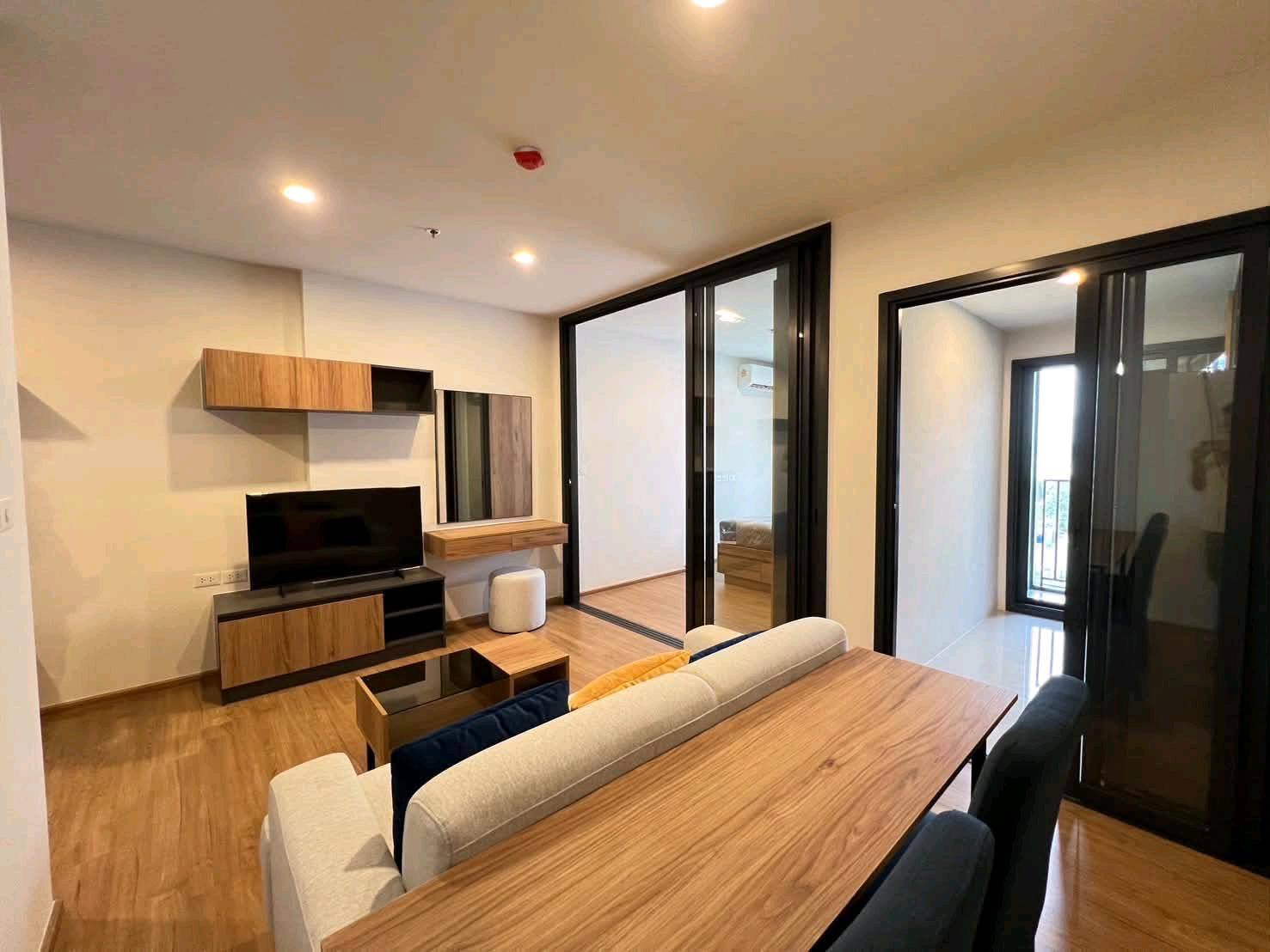 🌿 Beautiful room, garden view, shady atmosphere. Gives a feeling of relaxation and privacy. Potential location in the Lat Phrao Intersection area, near BTS. – รูปที่ 4