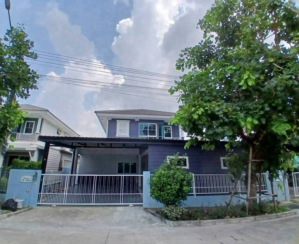 Large detached house for sale, Villaggio Khlong 3 (51 sq m.), 4 bedrooms, 2 bathrooms, meeting the needs of all ages in the family.