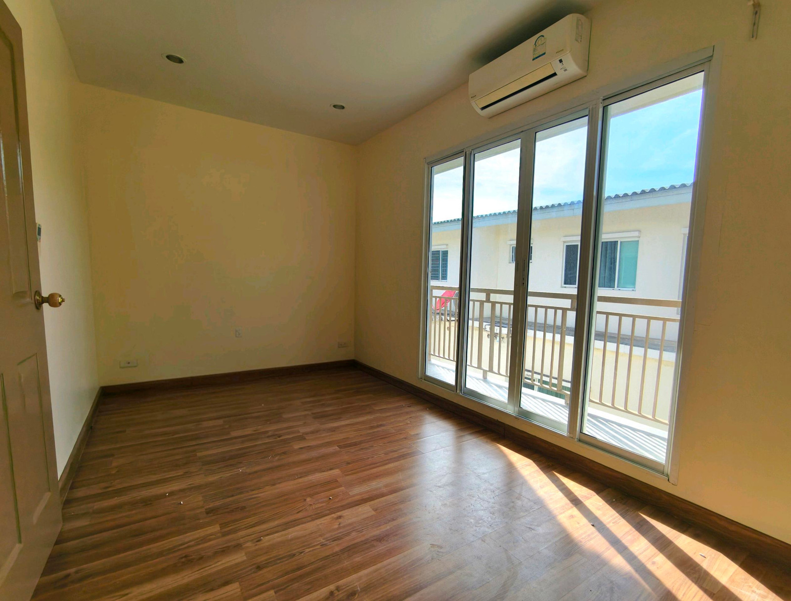 (รหัส HR411) ขายบ้าน โครงการ Villette City Pattanakarn : วิลเลต ซิตี้ พัฒนาการ  – รูปที่ 4