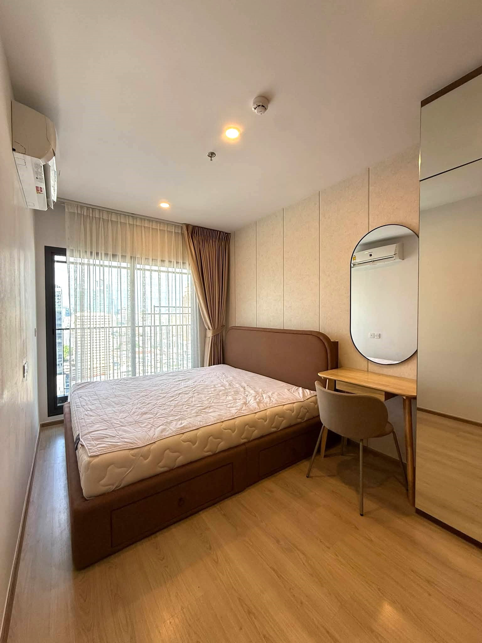 📍 𝐏-𝟏𝟑𝟗𝟕𝟏𝟓 | FOR RENT Life Rama 4 - Asoke High Floor Pleasant View! Near MRT QSNCC 𝟐𝟕,𝟎𝟎𝟎 THB/mo. | Line: @easycondoplus | 099-229-6397