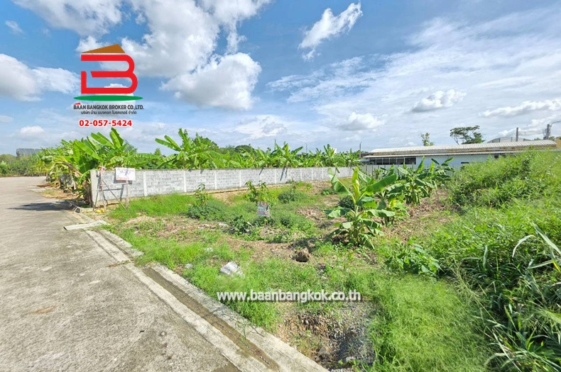 ที่ดินเปล่า ซอยศูนย์เวชศาสตร์ เขตเมืองราชพิพัฒน์ เนื้อที่ 100 ตรว. ใกล้ศูนย์เวชศาสตร์เขตเมืองราชพิพัฒน์ ถนนทวีวัฒนา แขวงทวีวัฒนา เขตทวีวัฒนา 