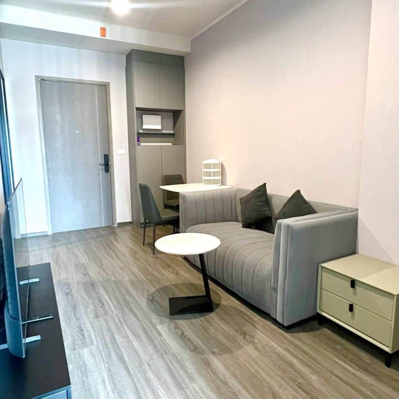 The is also flexible and willing to remove the mattress from the second bedroom upon request, allowing you to customize the space to better suit your needs. The is also flexible and willing to remove the mattress from the second bedroom upon request, allowing you to customize the space to better suit your needs.