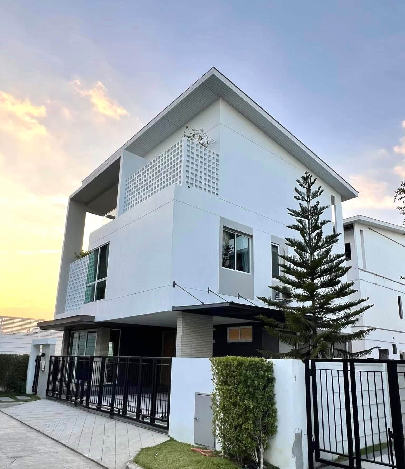 บ้านเดี่ยวหรู ทำเลกรุงเทพกรีฑา | น้ำไม่ท่วม | 