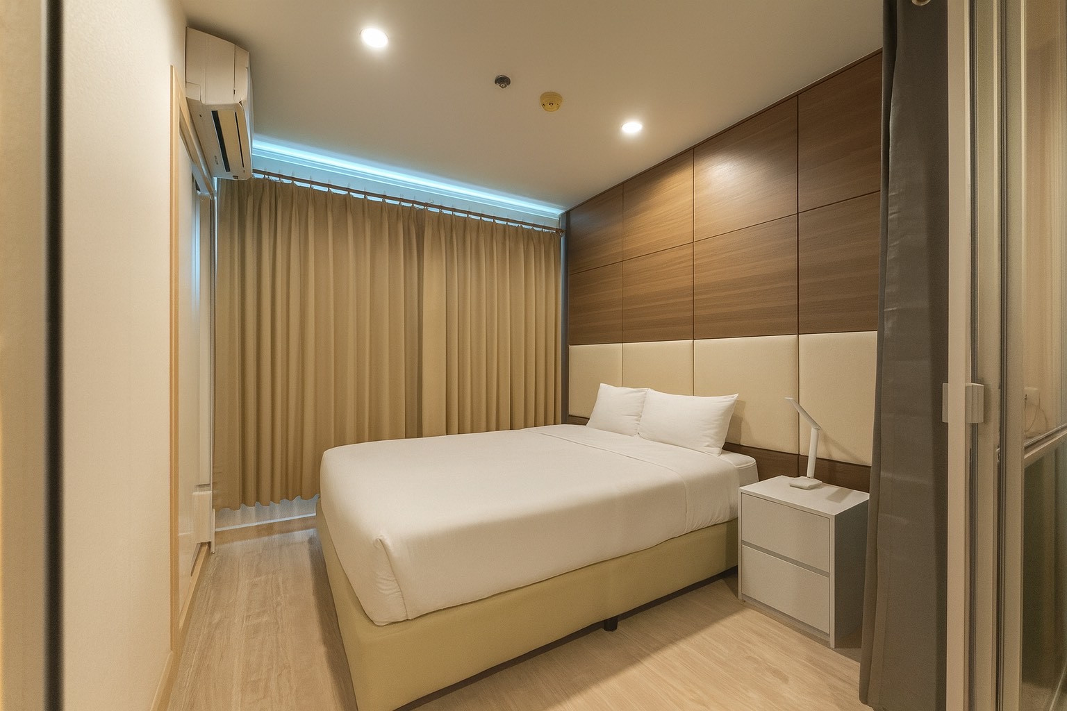 K-6974 🔥🔥 Building in front near 7-11! Condo for sale LPN Mega Bangna, high floor, ready to move in.