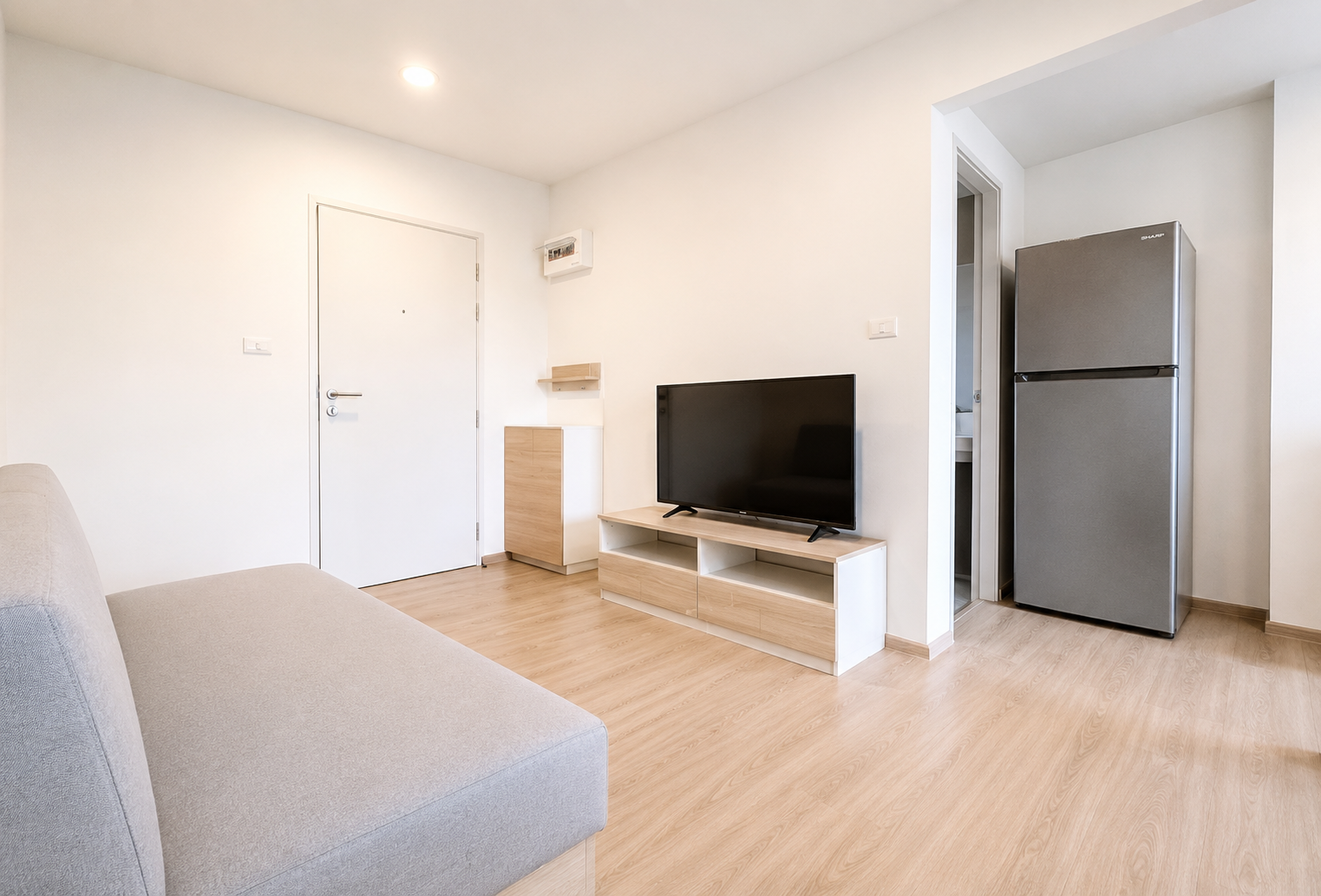 💰 Condo for sale with existing tenant, receiving rental income of 8,000 baht/month. Estimated return on investment: approximately 8.3% per year. 💰 Condo for sale with existing tenant, receiving rental income of 8,000 baht/month. Estimated return on investment: approximately 8.3% per year.
