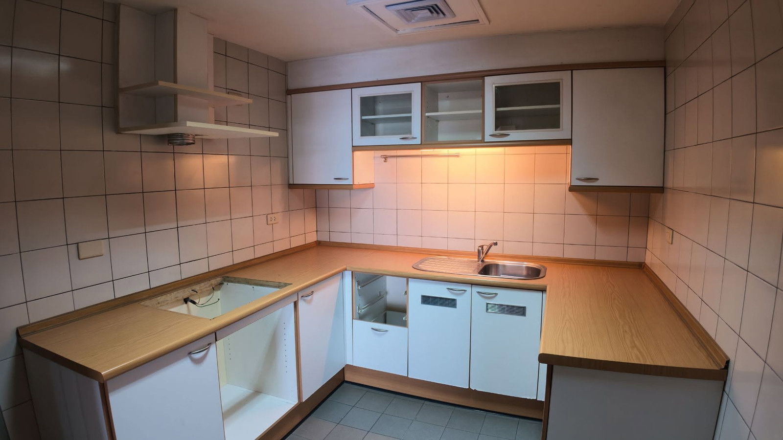 ขายคอนโด 3 ห้องนอน All Seasons Mansion  Wireless Road ใกล้ BTS เพลินจิต พร้อมเฟอร์ พร้อมเข้าอยู่ Ref.CS 1018 K – รูปที่ 4