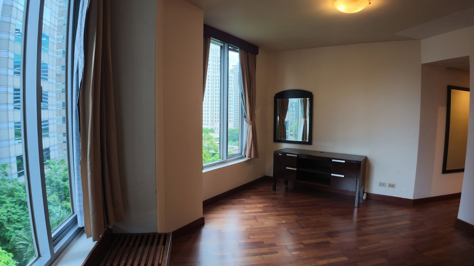 ขายคอนโด 3 ห้องนอน All Seasons Mansion  Wireless Road ใกล้ BTS เพลินจิต พร้อมเฟอร์ พร้อมเข้าอยู่ Ref.CS 1018 K – รูปที่ 3