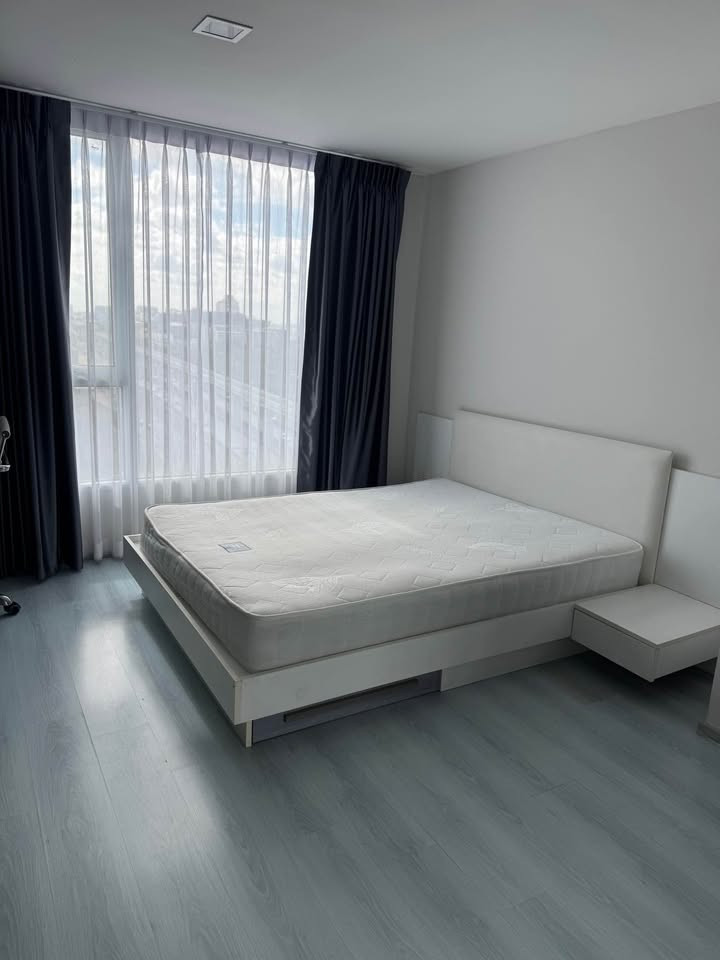For rent!! Urgent, 2 bedroom, 2 bathroom condo on Chaengwattana Road near the government center, Grene Chaengwattana Condo.