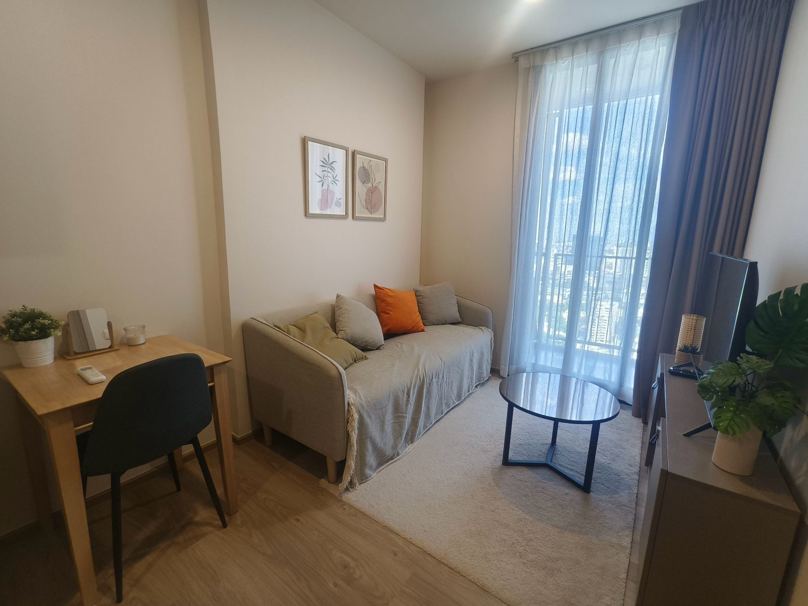 Unblocked city view / 1 bedroom unit / Oka Haus / Ready to move in Unblocked city view / 1 bedroom unit / Oka Haus / Ready to move in
