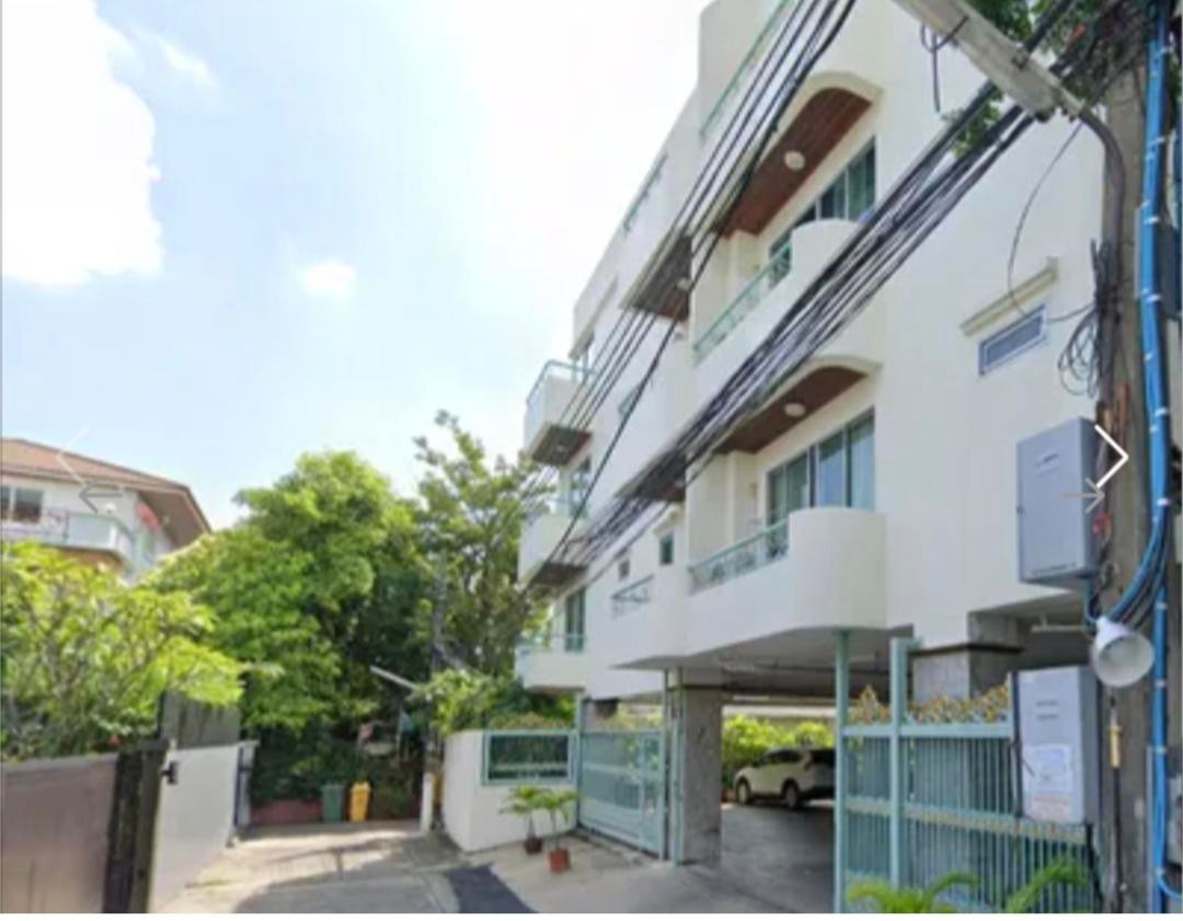 Quiet 2bed apartment in Sukhumvit (Small pet allowed)