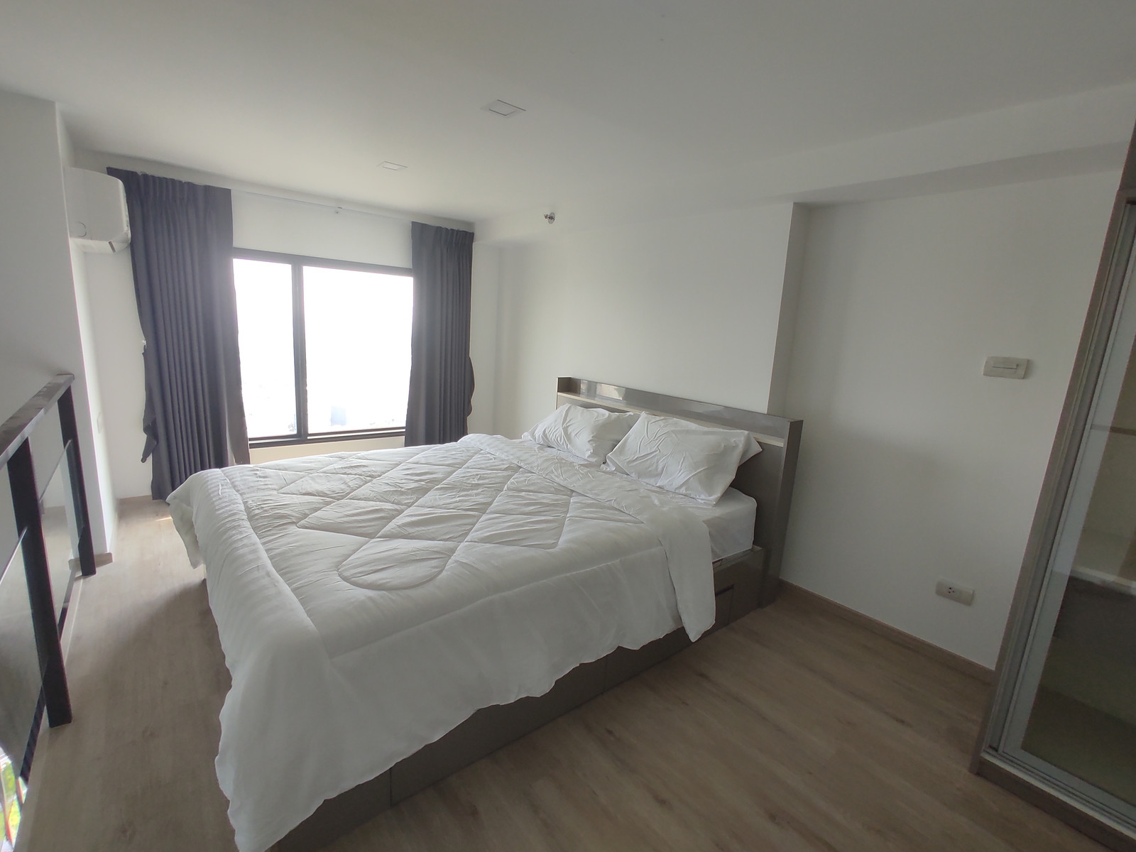 📍 𝐏-𝟏𝟎𝟔𝟖𝟗 | FOR RENT The Rich Rama 9-Srinakarin Spacious 2 Bed Duplex High Floor! Near MRT Hua Mak 𝟐𝟏,𝟎𝟎𝟎 THB/mo. | Line ID: @easycondoplus | 099-229-6397
