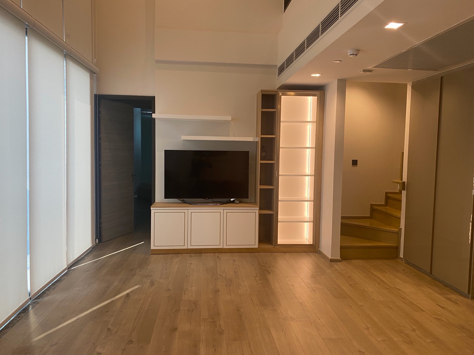 Condo for sale, The Crest Park Residences, 36th floor, size 109 sq m, 2 bedrooms, price 21.3 million baht.