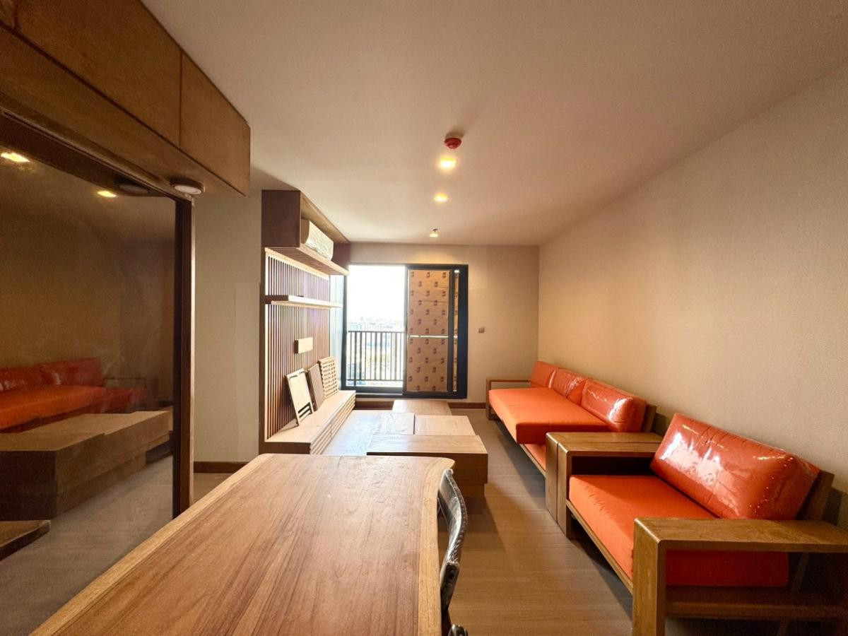 🔥 Selling Life Ladprao 🔥✨ Rare Item 2 bedrooms, 2 bathrooms, large size 77sqm, never lived in. If interested in viewing the room, call 065-2614622 Tammy.
