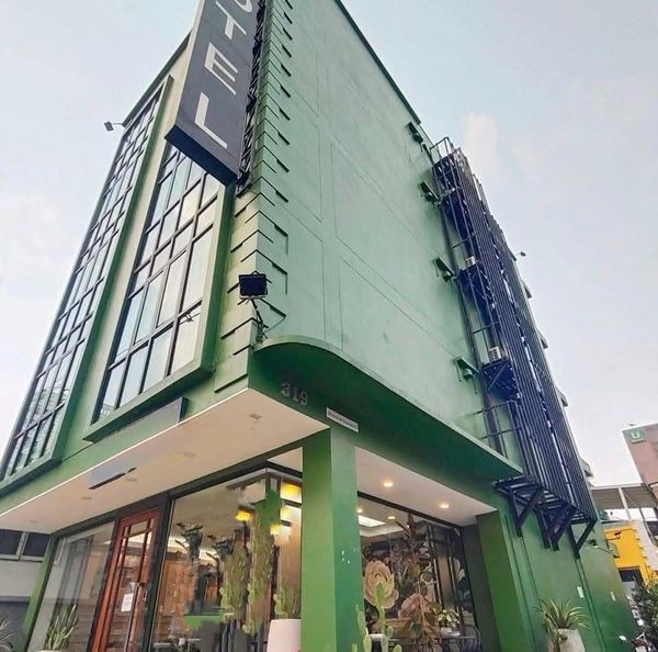 ขายโรงแรมห้วยขวาง กรุงเทพฯ พร้อมใบอนุญาตโรงแรม อาคาร 5 ชั้น 12 ห้อง พร้อมดำเนินกิจการต่อ