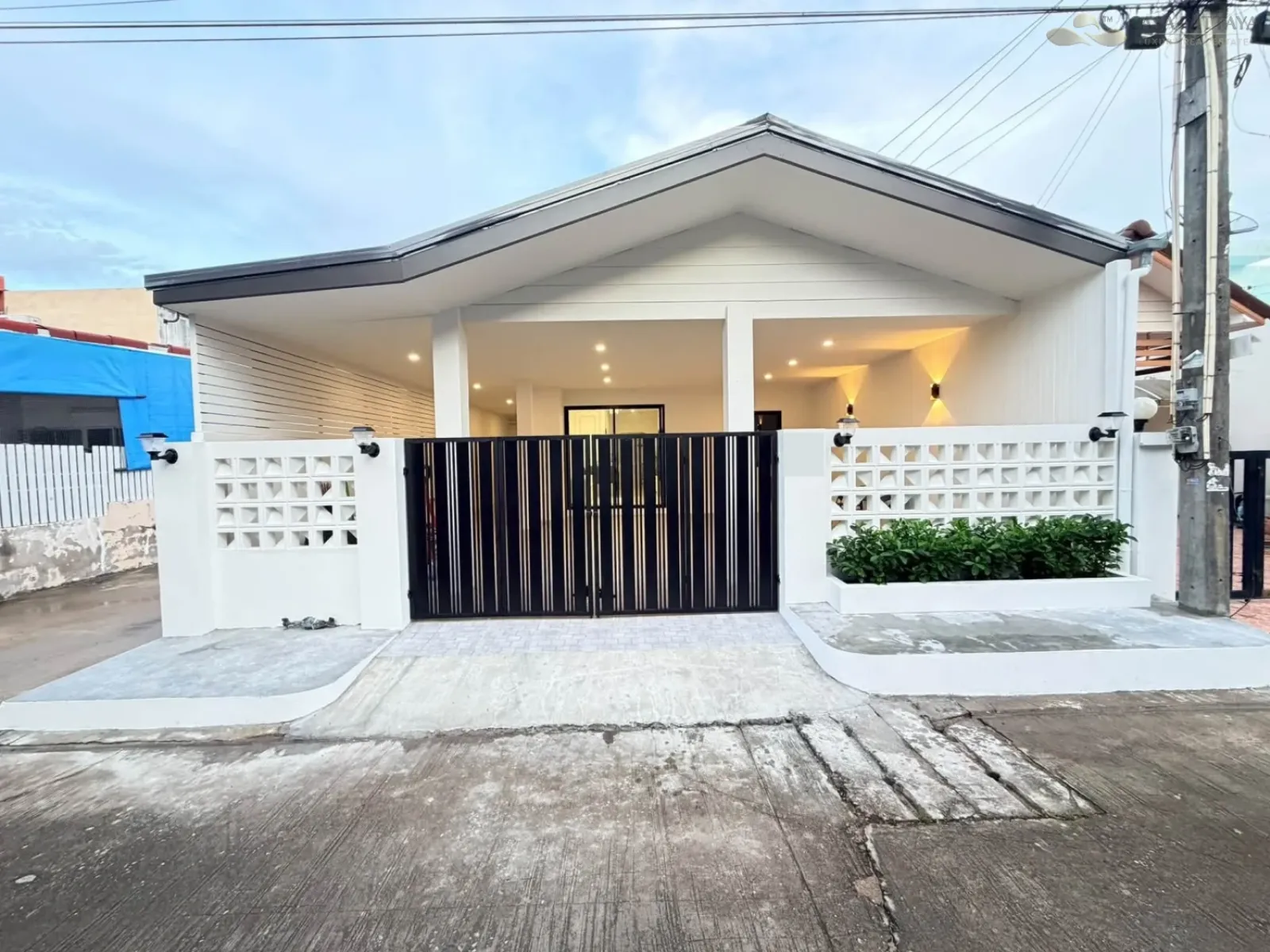 Urgent Sale! Corner Townhouse at Ratanakorn Village 10