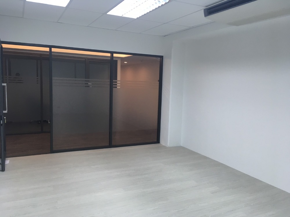 Office for rent 16 - 300 sq m. Starting at 270 / sq m. Muang Thong Thani 6,500 baht / month 091-817-9955 – รูปที่ 4