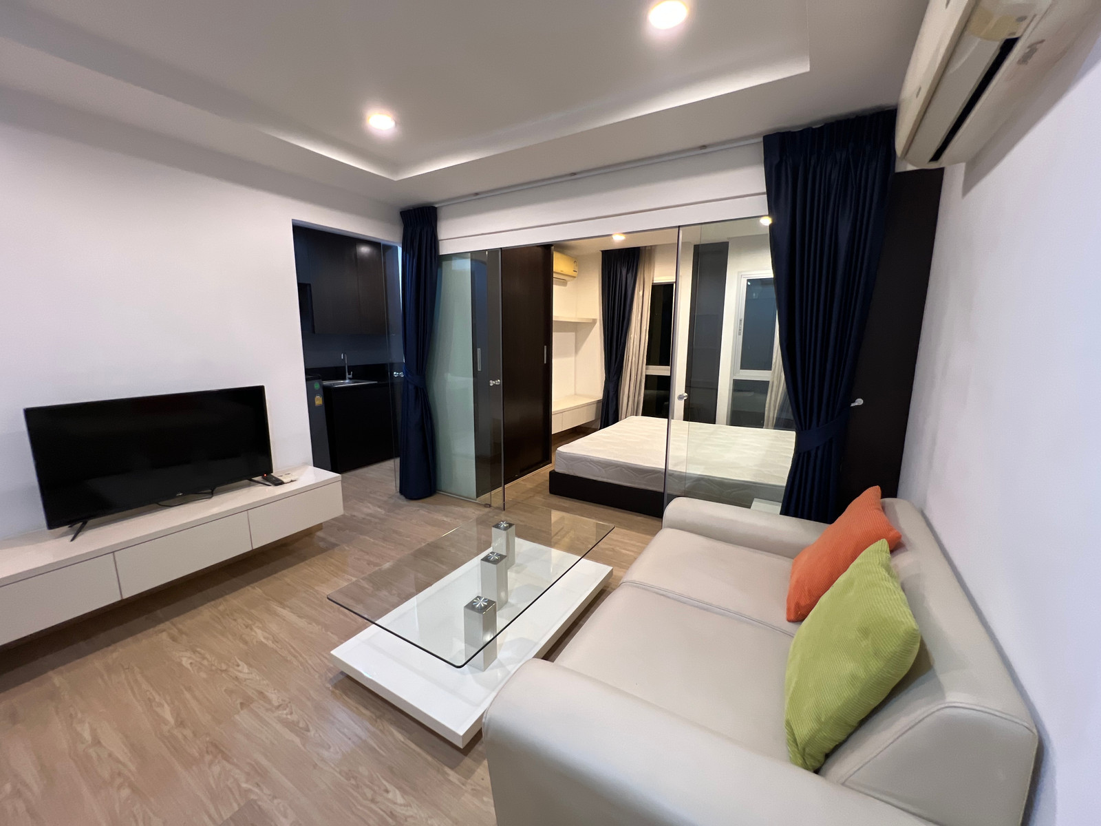 Big room, special discount! For rent, Parc Exo Kaset-Nawamin, 40 sqm., Walk-in closet, only 9,000 B. Big room, special discount! For rent, Parc Exo Kaset-Nawamin, 40 sqm., Walk-in closet, only 9,000 B.