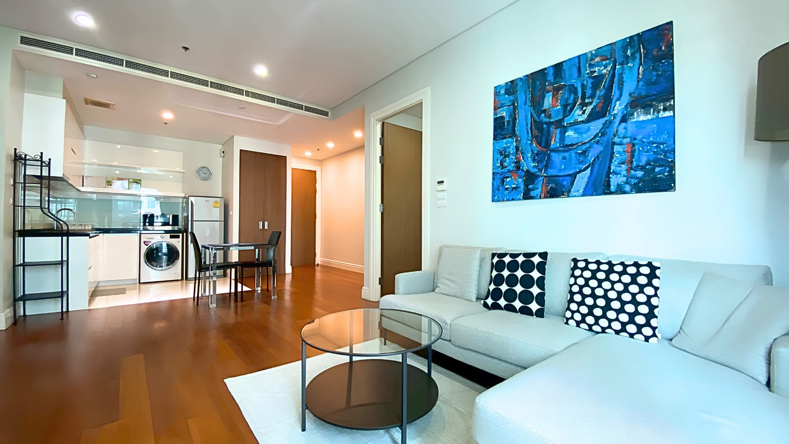 +++Urgent rent+++ Bright Sukhumvit 24** near BTS Phrom Phong** 1 bedroom, 67 sq m., ready to move in!!