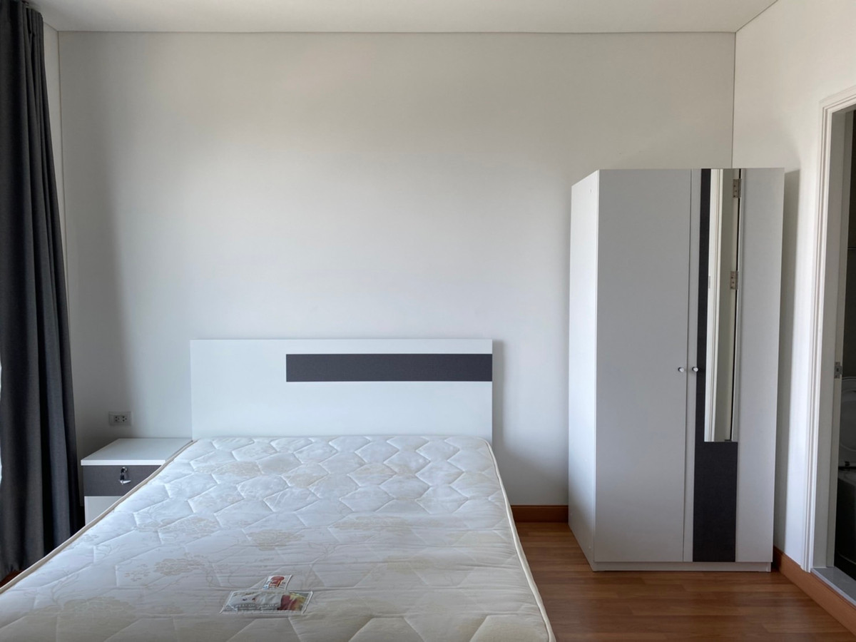 😍Room ready to move in, first entry is small, there is a clip of the real room to watch before coming to see 😍For rent, Lumpini Place Riverine, fully furnished, only 10,000/mo. 😍Room ready to move in, first entry is small, there is a clip of the real room to watch before coming to see 😍For rent, Lumpini Place Riverine, fully furnished, only 10,000/mo.