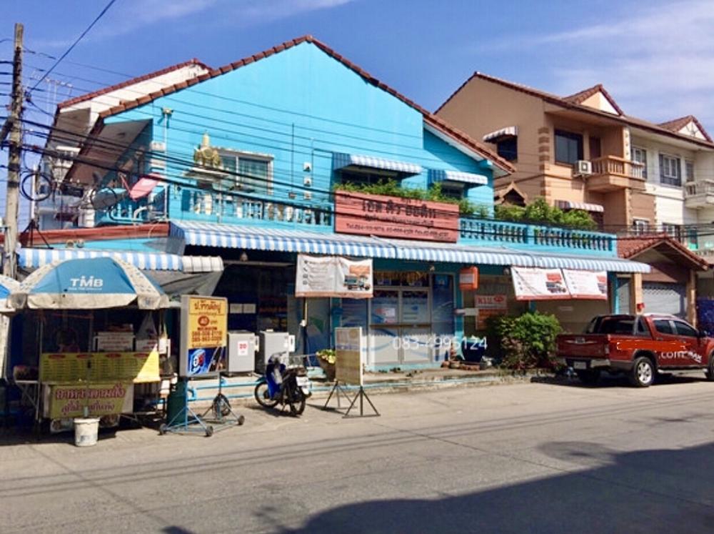 Corner townhouse for sale Side plot is 5 units, 29 sq m, Suphawan Village, Hathairat, 6 trees, alley next to the main road. Can be rented out for any type of business.