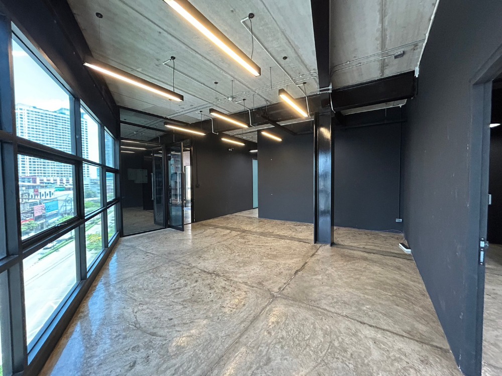 📌 ให้เช่า Office Style Loft ใกล้ MRT ลาดพร้าว ตกแต่งแล้ว เพียงหิ้วโน้ตบุ๊คเข้าทำงานได้เลย