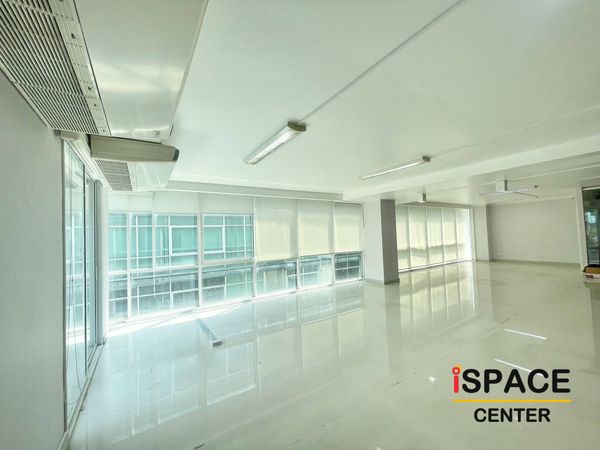 สำนักงาน ใกล้ ICONSIAM และ BTS เจริญนคร 100-500 ตร.ม. เพียง 300 เมตร ตกแต่งอย่างดี ทำเลศักยภาพ พร้อมเข้าใช้งานทันที