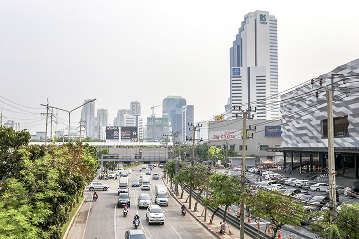 ขายที่ดินติดถนนรัชดา ขนาดประมาณ 20 ไร่ เหมาะทำโครงการมิกซ์ยูส ตึกสูง ใกล้สถานีรถไฟฟ้าสายสีส้ม