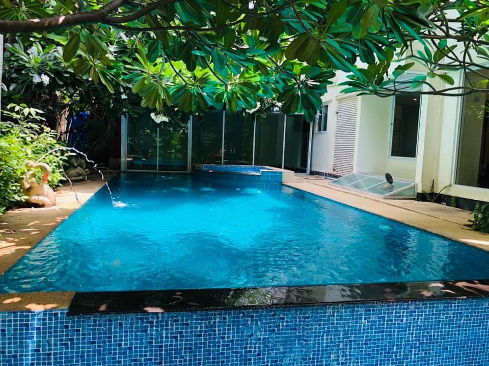 Single house at Sukhumvit soi 31 for rent