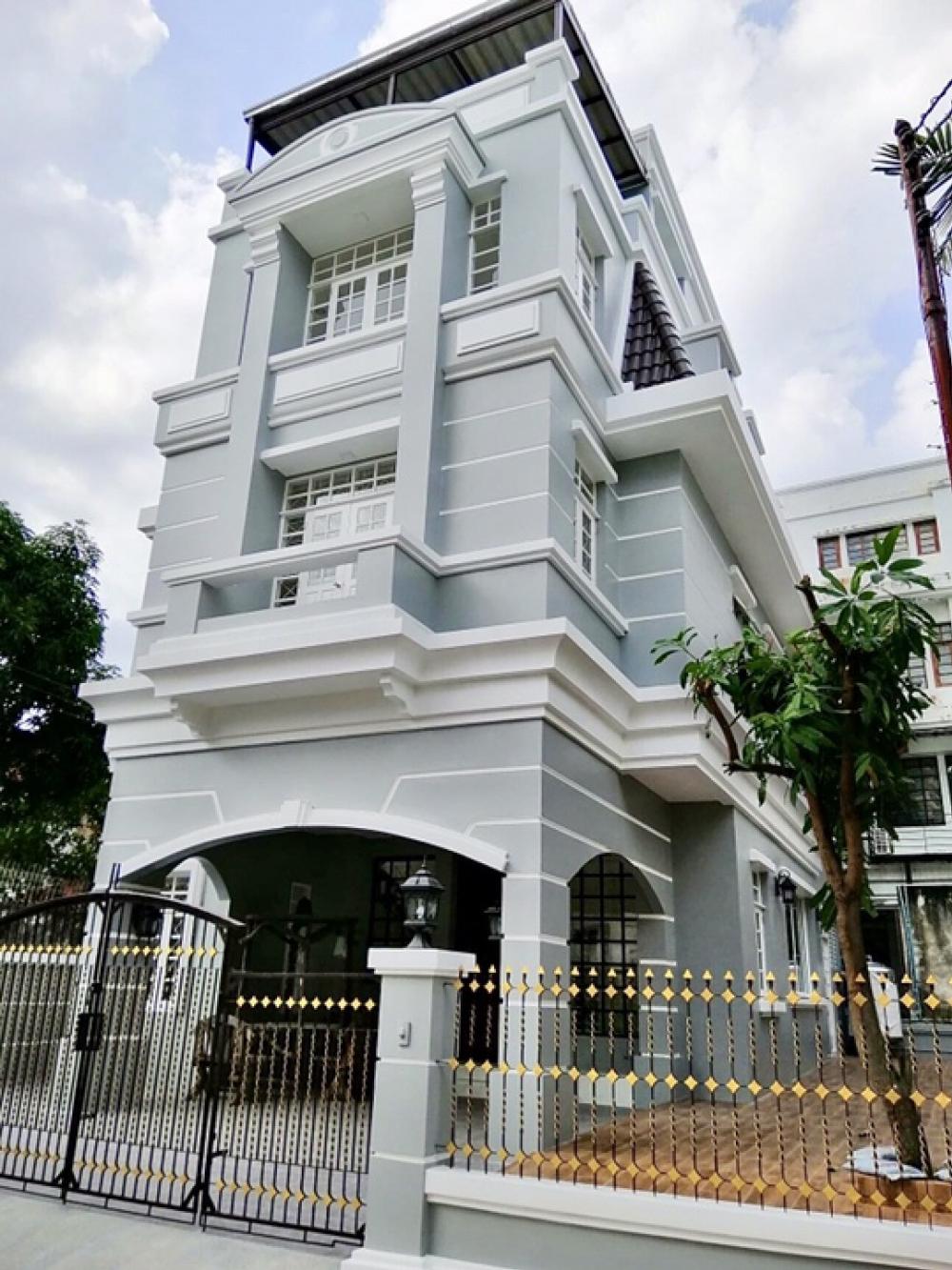 House for sale Tharinee University, Pinklao, near Central 500 meters Boromarajonani 19 Land and Houses Project
