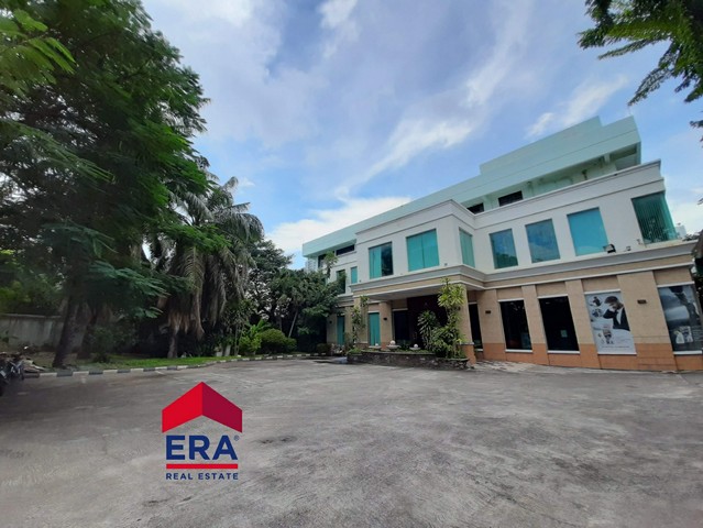 Land in Thon Buri, Tha Phra, 2-2-14 Rai with office building The factory has a warehouse. Ratchadapisek Road Able to build a condo Near BTS Talat Phlu – รูปที่ 4