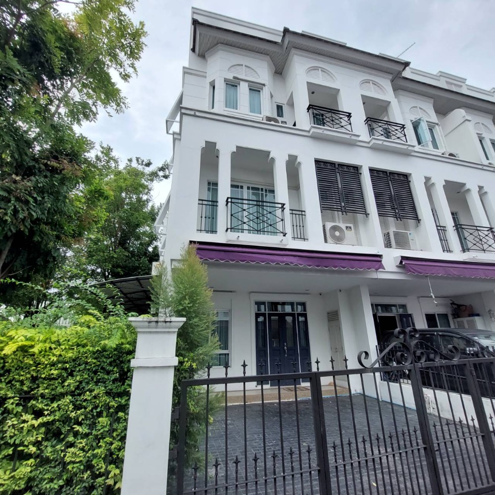 ให้เช่า ลีออง สุขุมวิท 62 ทาว์นโฮม 3 ชั้น ใกล้ทางด่วน 3 ห้องนอน 2 ที่จอดรถ 201 ตรม.