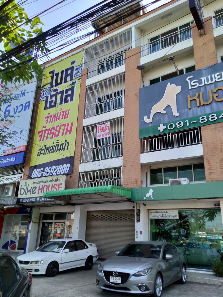 4-storey commercial building for rent on Phutthamonthon Sai 4 Road, Nakhon Pathom