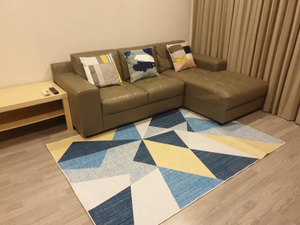 for rent The room bts wongwienyhai 2 bed for rent The room bts wongwienyhai 2 bed