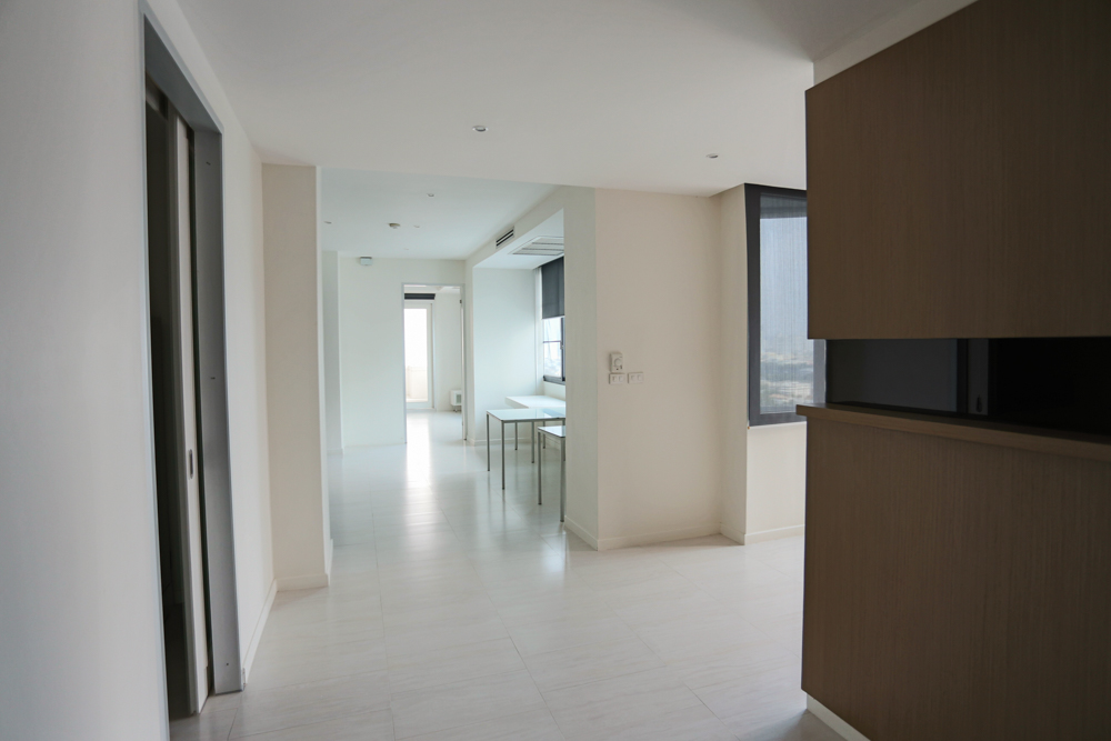 Selling Royal River Place, Rama 3, Soi 38, 21st floor, river view, 128 sq.m. + 2 car parks, 2 bedrooms, 2 bathrooms, 10.5 million baht. Selling Royal River Place, Rama 3, Soi 38, 21st floor, river view, 128 sq.m. + 2 car parks, 2 bedrooms, 2 bathrooms, 10.5 million baht.