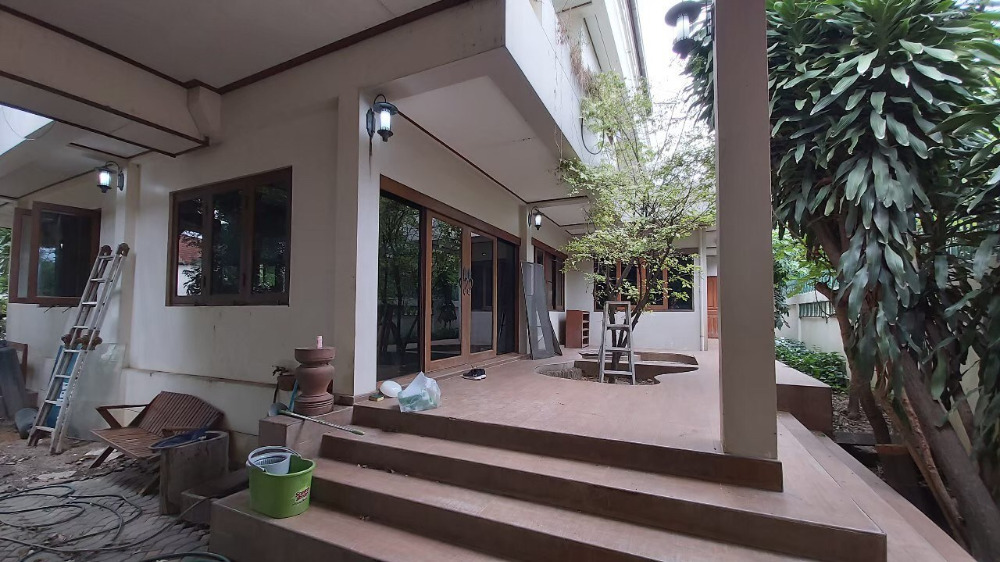 3-storey detached house for sale, area 374 square meters, Ramintra km. 8, free furniture, teak wood, and after 3-storey detached house for sale, area 374 square meters, Ramintra km. 8, free furniture, teak wood, and after