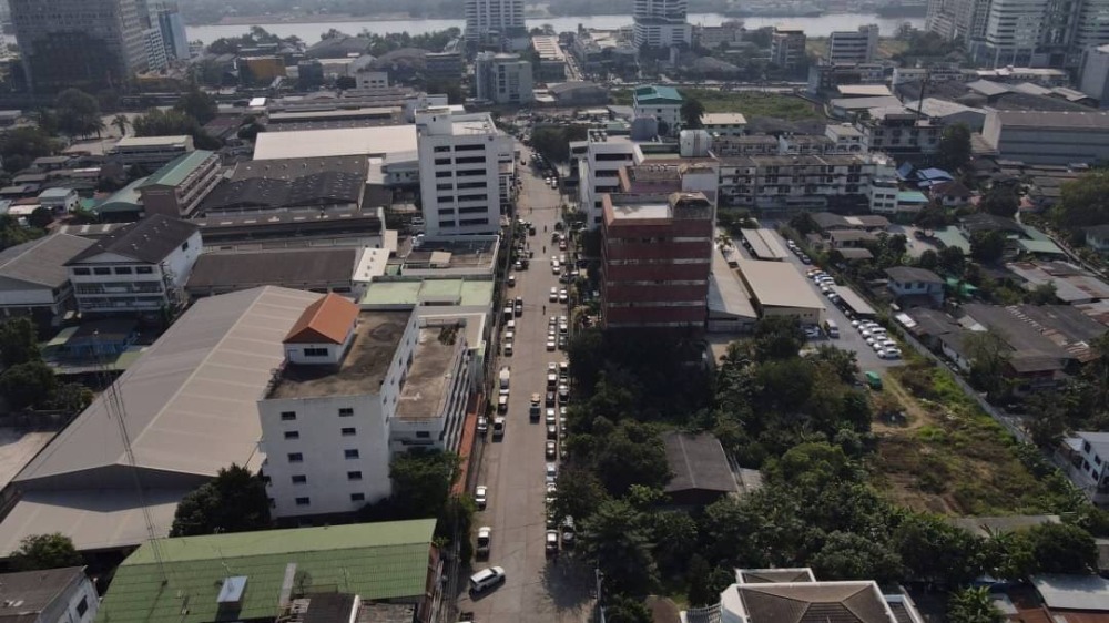 Land for sale in Rama III, 426 square wah, beautiful land, square plot, convenient to travel Can access many routes Land for sale in Rama III, 426 square wah, beautiful land, square plot, convenient to travel Can access many routes