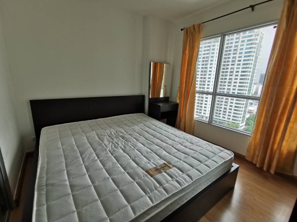 Aspire Rama 4, 1 bedroom, swimming pool view east window Cool in the afternoon