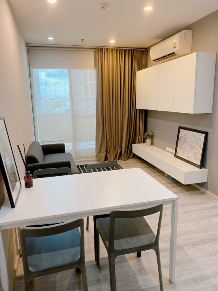 [] Urgent!! Sell/rent Centric Ari Station, Corner room, Fully furnished, ready to move in.