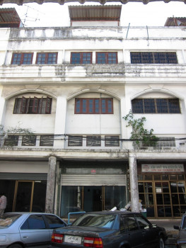 Shophouse for sale, Sinthanee Villa Village, Nawamin 101, usable area 220 sq m, 26 sq m. Shophouse for sale, Sinthanee Villa Village, Nawamin 101, usable area 220 sq m, 26 sq m.