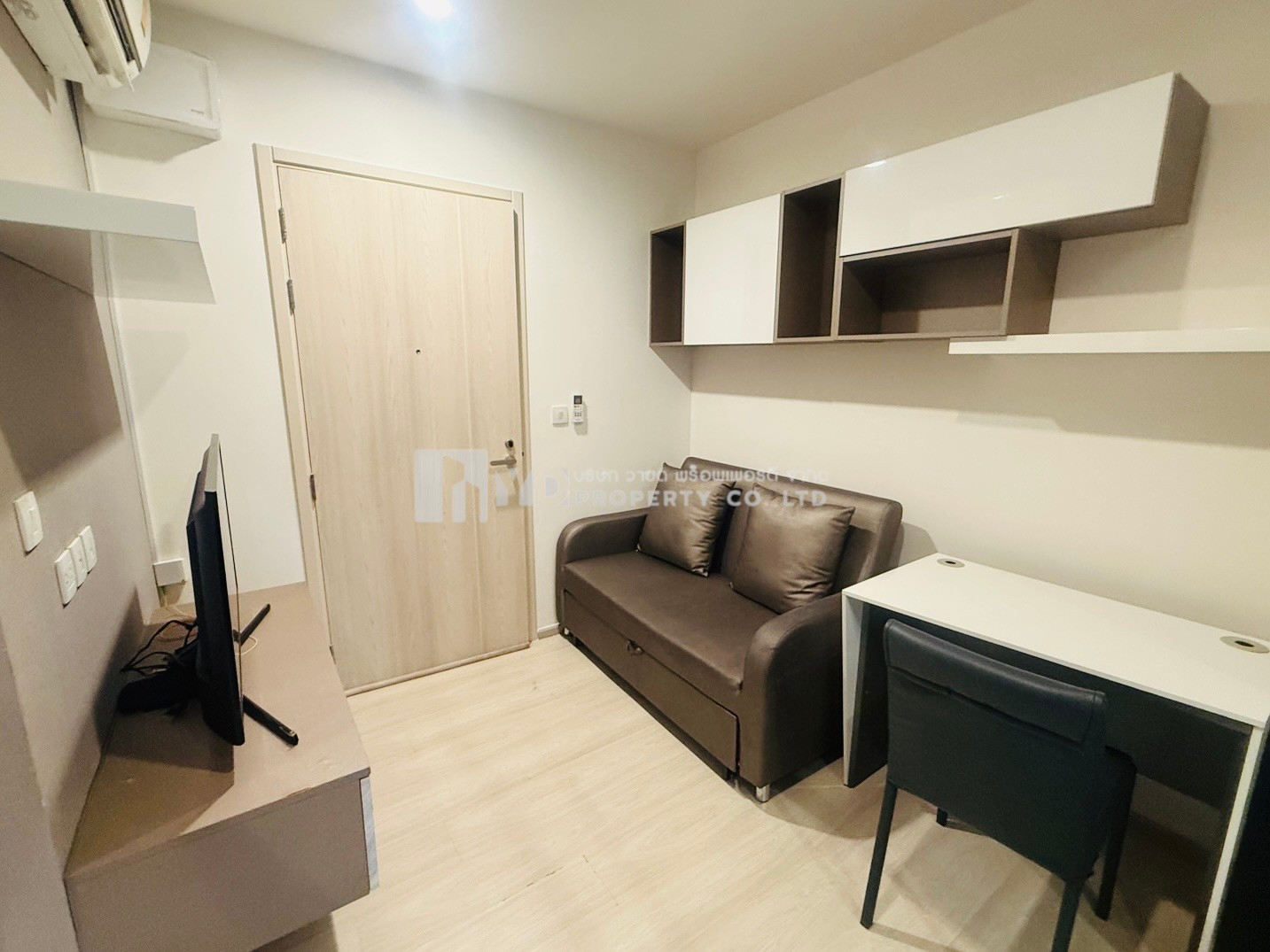 Life Asoke for Rent 18,000 THB | Near Airport Rail Link Makkasan & MRT Phetchaburi | Fully Furnished 1BR Pool View – รูปที่ 3