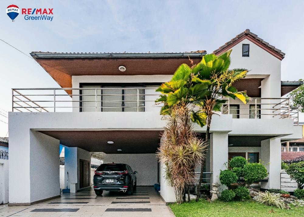 Single House on Ratchada Huaykwang (Rama 9) Single House on Ratchada Huaykwang (Rama 9)