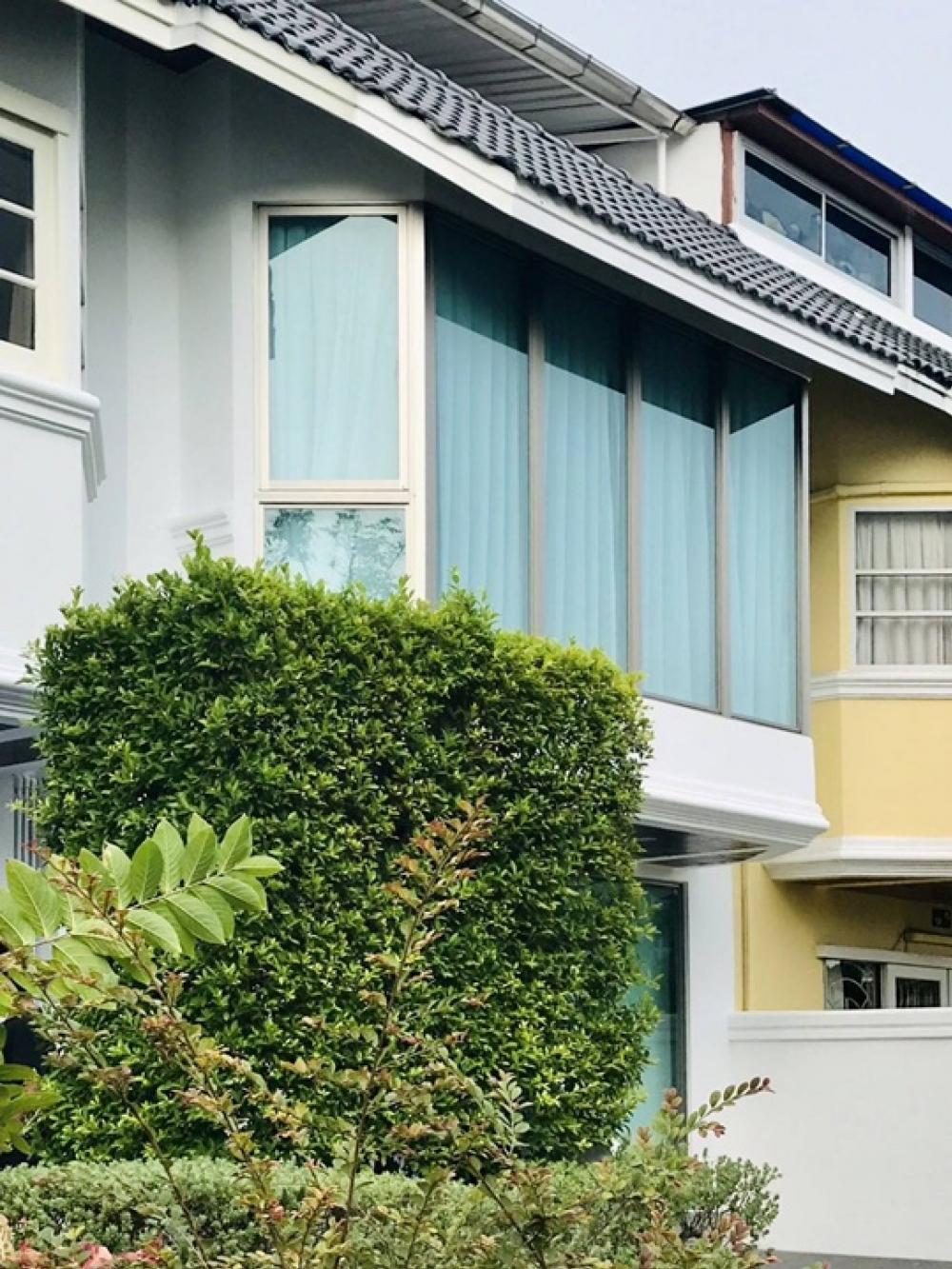 Sell Townhouse in Thonglor 25 with tenant 23,500,000 Am: 0656199198