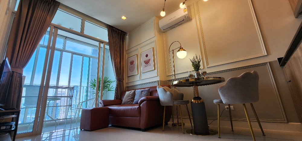 () get internet 4.45 million Ideo Verve Ratchaprarop, beautiful view, high floor south terrace Hua Non, south west There is a garden on the floor to sit on the 28th floor. () get internet 4.45 million Ideo Verve Ratchaprarop, beautiful view, high floor south terrace Hua Non, south west There is a garden on the floor to sit on the 28th floor.