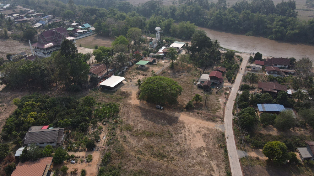 Land filled with the most beautiful, adjacent to public roads on 3 sides from Highway No. 1275 (Phrom Phiram Road - Phitsanulok) Land filled with the most beautiful, adjacent to public roads on 3 sides from Highway No. 1275 (Phrom Phiram Road - Phitsanulok)