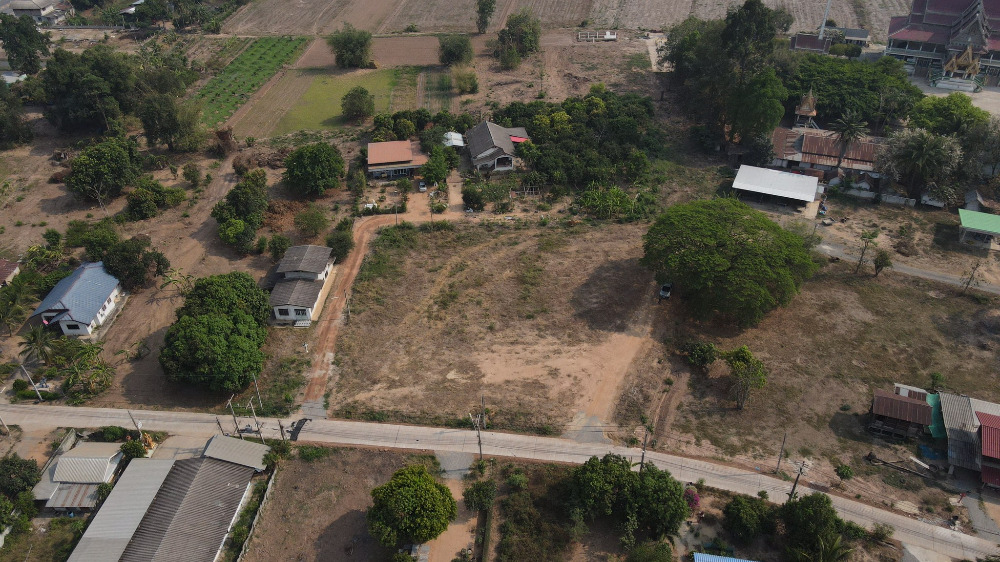 Land filled with the most beautiful, adjacent to public roads on 3 sides from Highway No. 1275 (Phrom Phiram Road - Phitsanulok) – รูปที่ 2