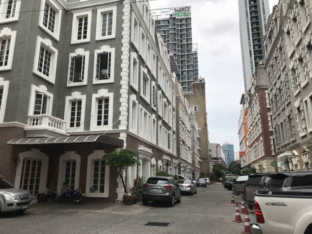 5-storey office for rent in the heart of the city, prime location, convenient transportation, usable area of 550 sq m per project booth. The European Town – รูปที่ 2