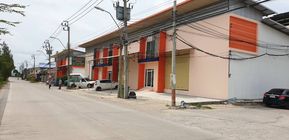 Warehouse, size 246 square meters, available 1 unit for rent. Interested in asking? Pracha Uthit 90. – รูปที่ 3